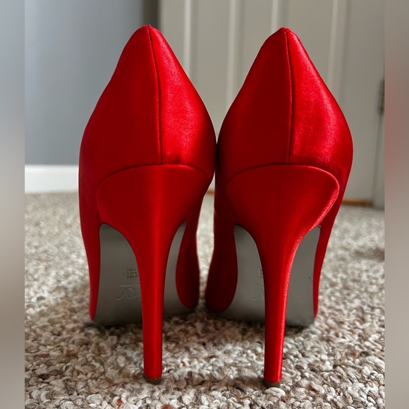 ‼️‼️Stunning Red MV Heels!‼️‼️ - Picture 5 of 5
